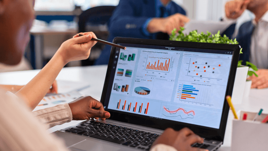 Advanced analytics and business data visualisation